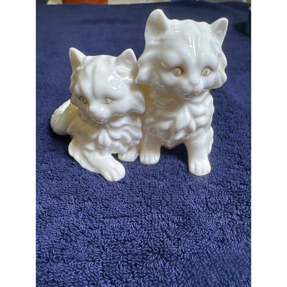 Vintage 1960s Lenwile China Ardalt Japan White Persian Cat Figurine 3.5" Kittens - Picture 1 of 5